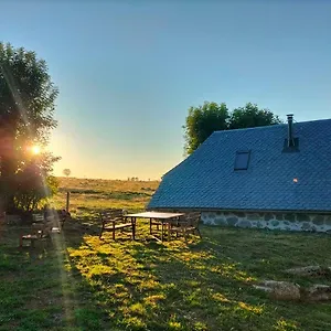 Chalet Location D'un Buron Sur L'aubrac, Lacalm